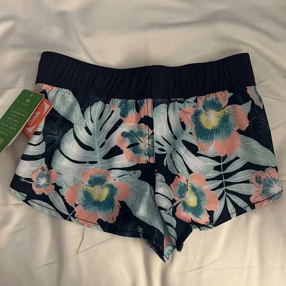 Roxy girl beach trip short 2 inch - Picture 3 of 4